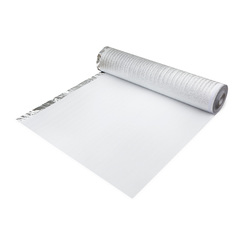 Gulungan Underlayment Lantai Penghalang Kelembapan Busa EPE Foil Perak 2mm